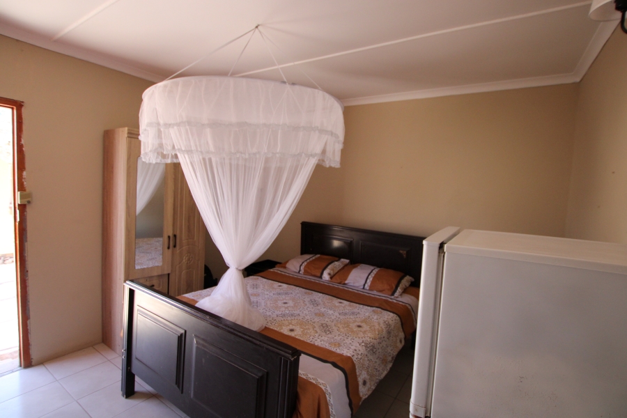 2 Bedroom Property for Sale in Fraserburg Northern Cape